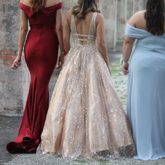 Gold / Champagne Camille la Vie Prom Dress! - Picture 4 of 5